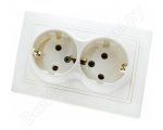 Розетка 2П+З с защ. шт. и крышкой 16А 250В IP42 белая